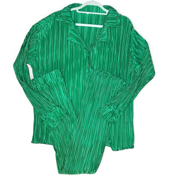 Kelly Green Plissé 2-Piece Outfit | Sz L 💚 - Picture 6 of 10